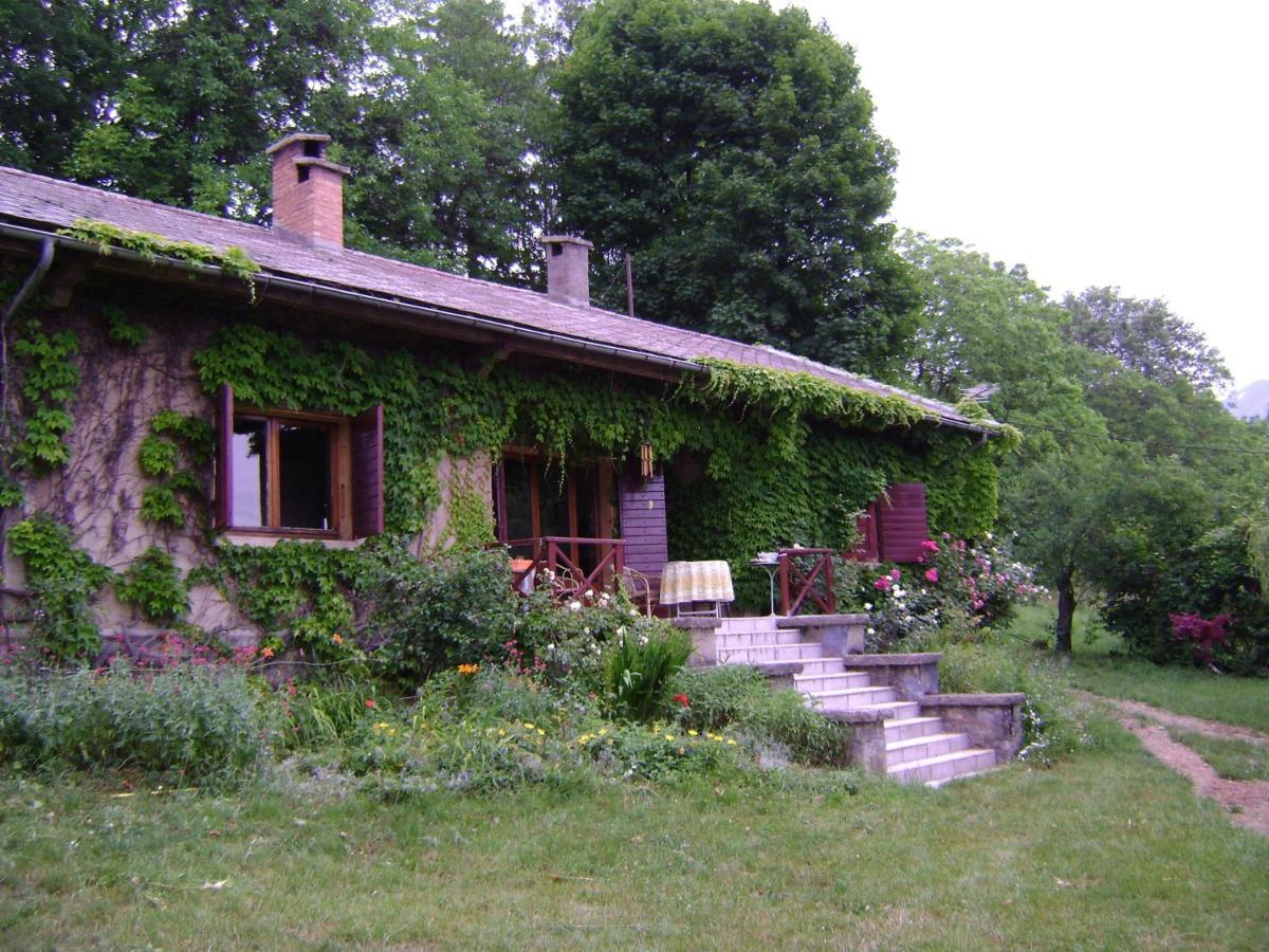 Le Genevray Bed & Breakfast La Mure  Exterior photo